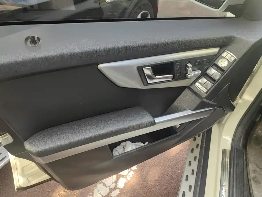 Mercedes-Benz GLK-Class (Import) — миниатюра 7