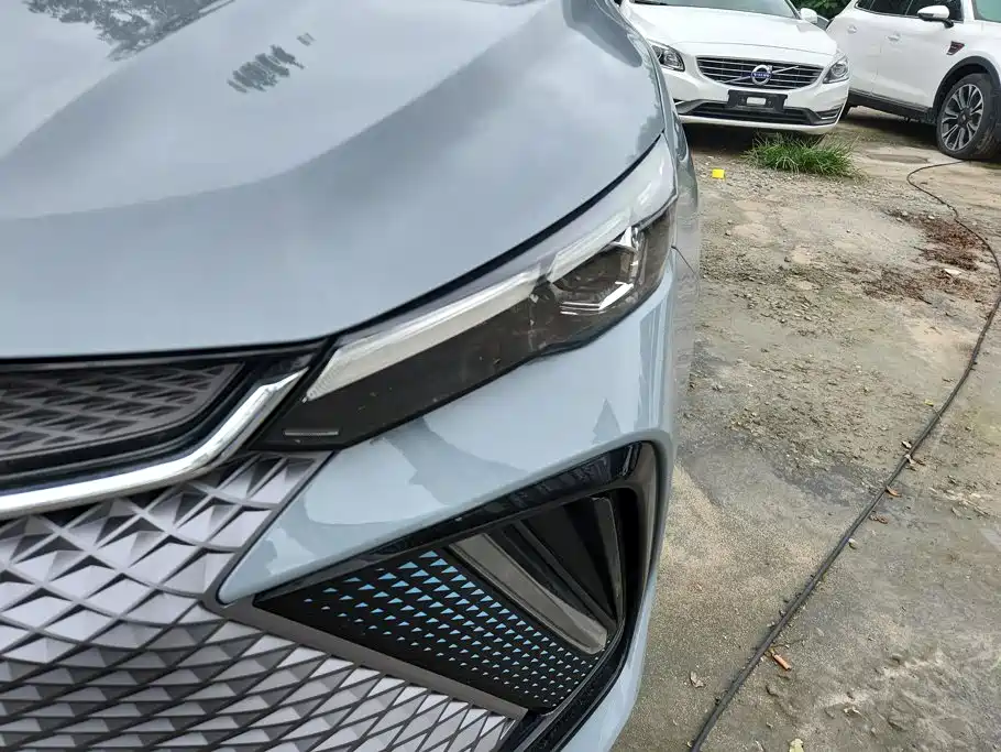 Geely L HiP — миниатюра 5