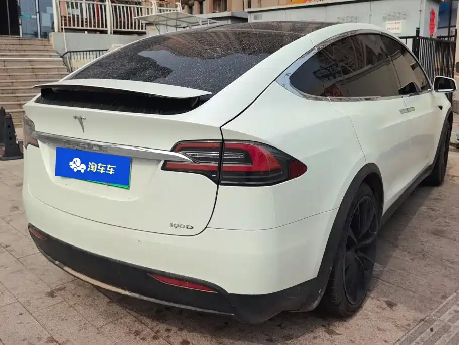 Tesla Model X — миниатюра 3