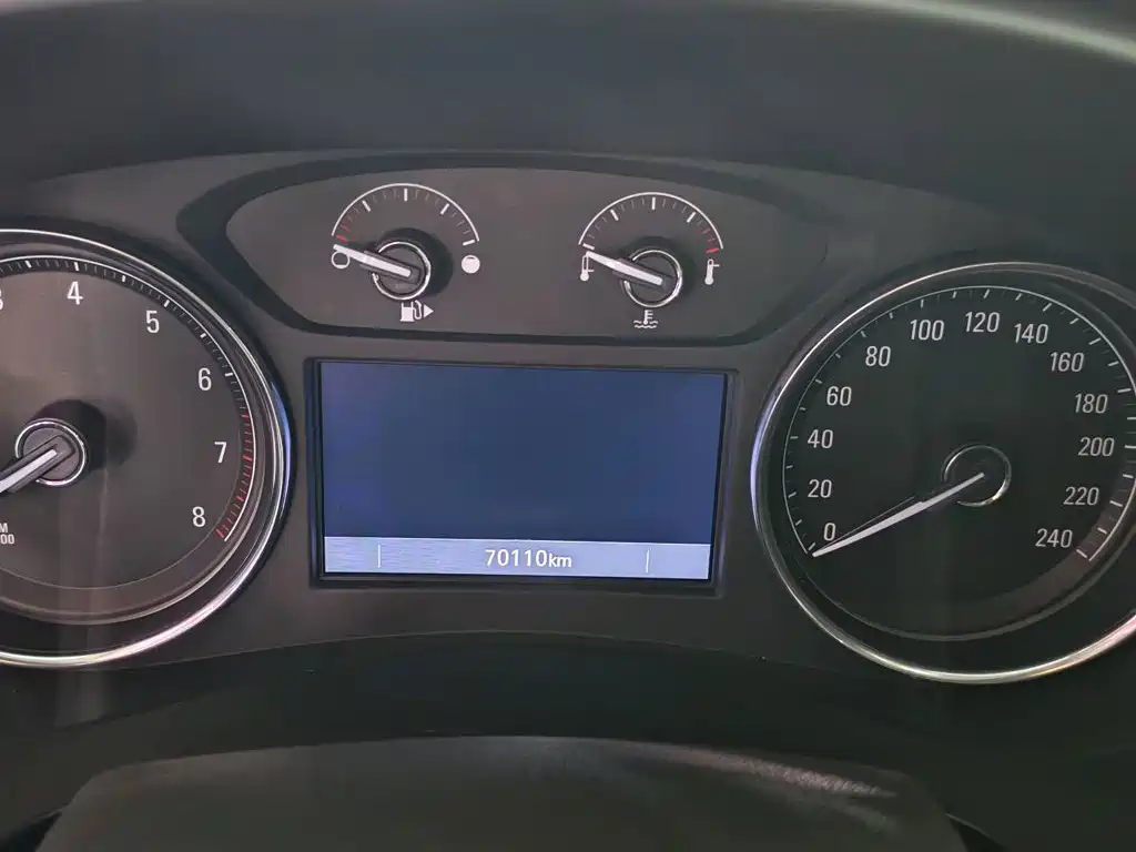 Buick LaCrosse — миниатюра 12