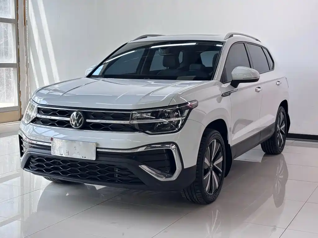 途岳 2023款 300TSI 两驱皎月版