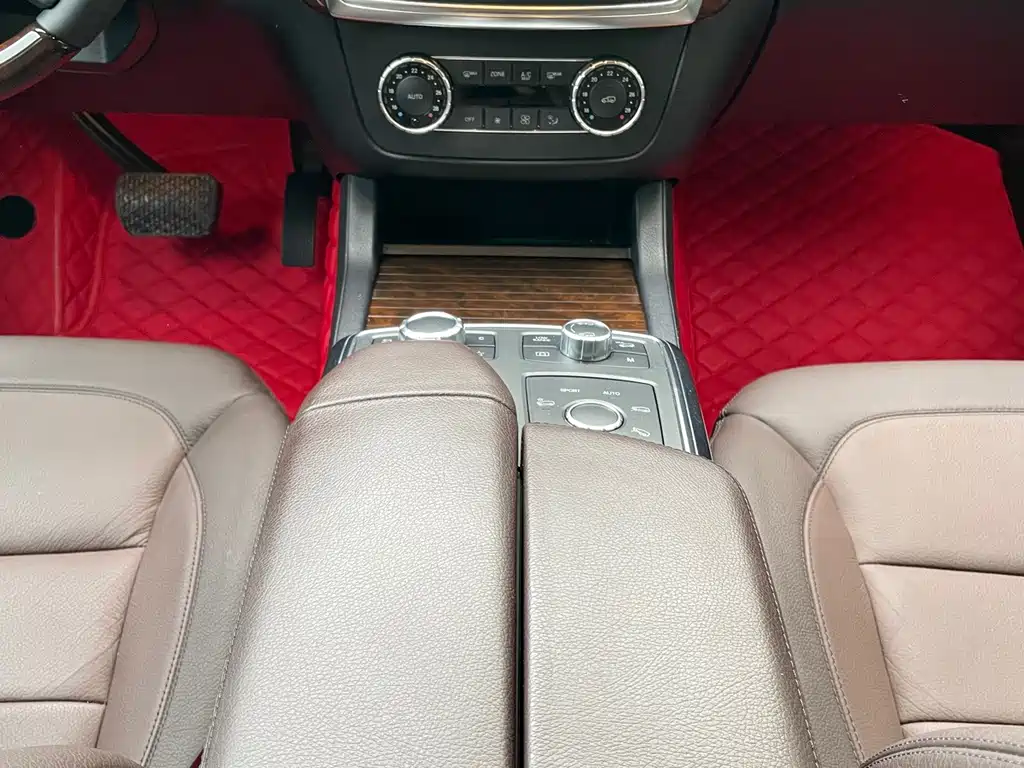 Mercedes-Benz M-Class — миниатюра 10