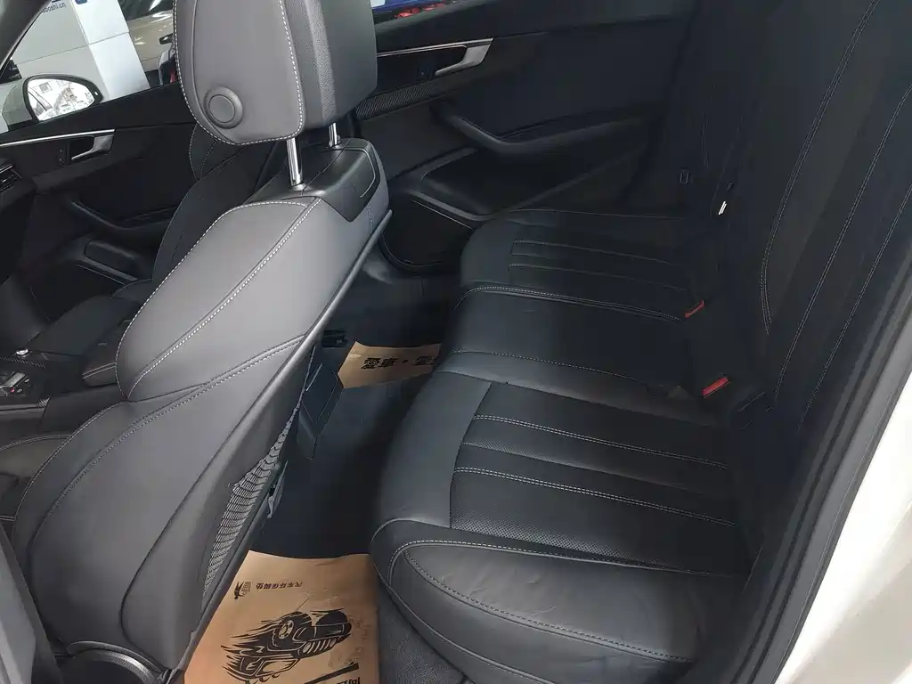 Audi A4L — миниатюра 4