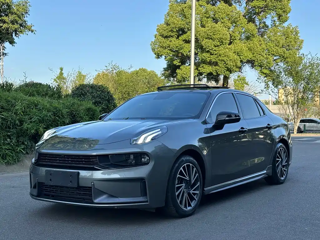 Купить Lynk & Co 03