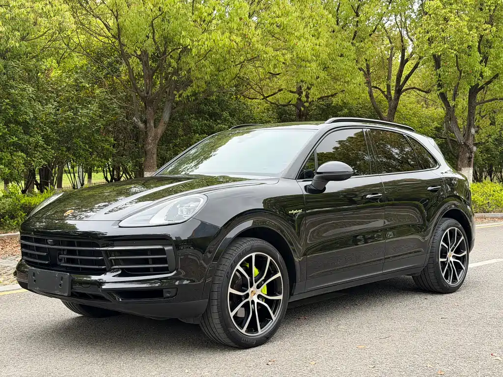 Porsche Cayenne Hybrid 2022