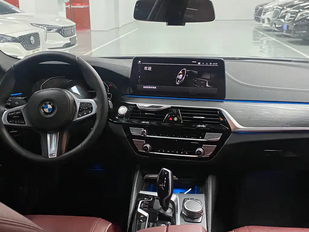 BMW 5 Series New Energy — миниатюра 6