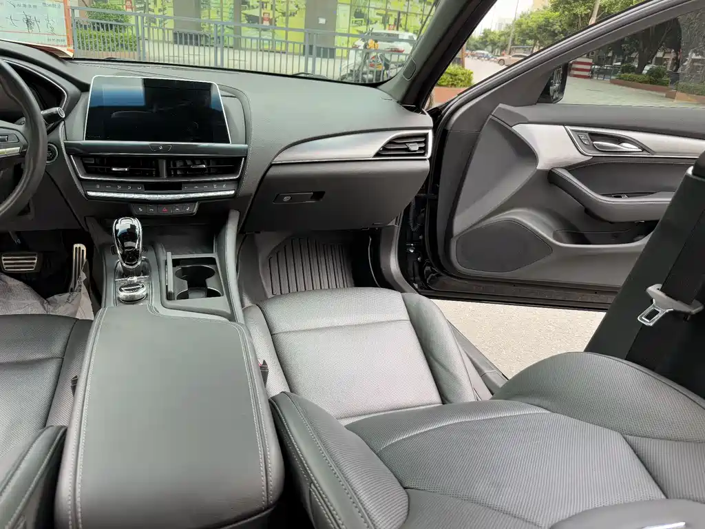 Cadillac CT5 — миниатюра 29