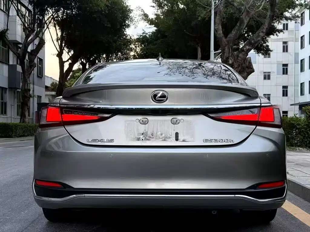 Lexus ES — миниатюра 7