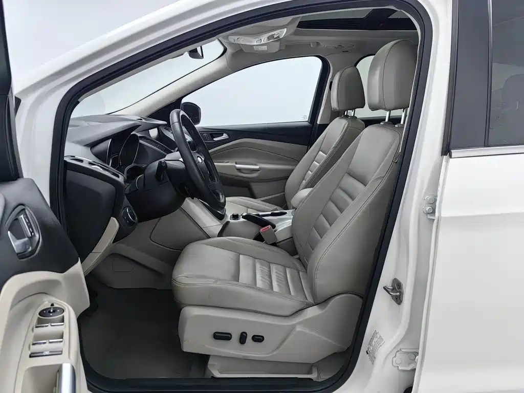 Ford Kuga — миниатюра 10