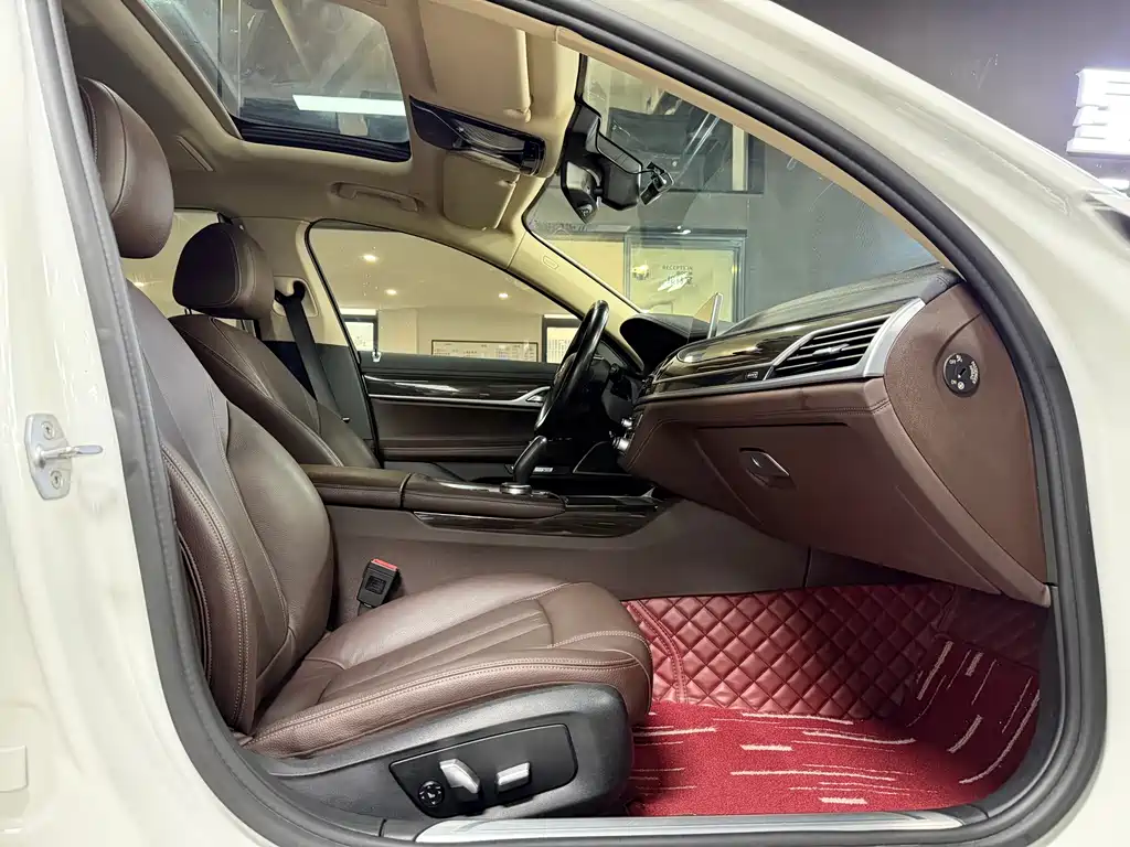 BMW 7 Series 7 2016 730Li Lead