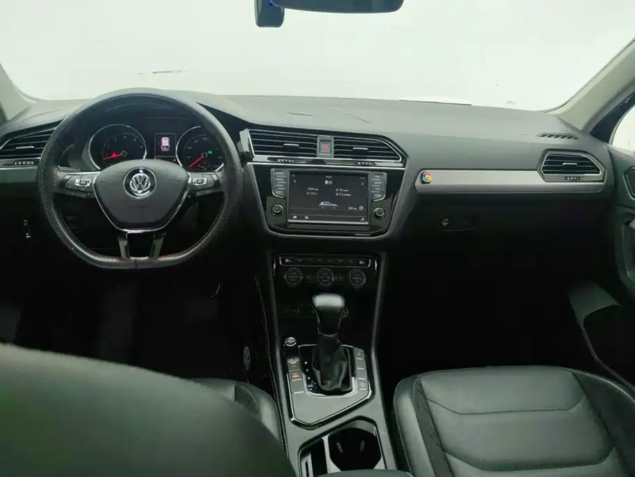 Volkswagen Tiguan L — миниатюра 12