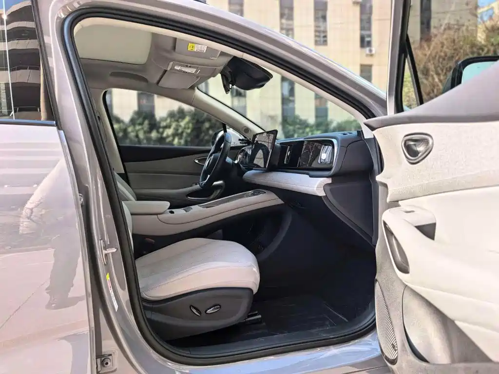 BYD Sealion 05 EV — миниатюра 7