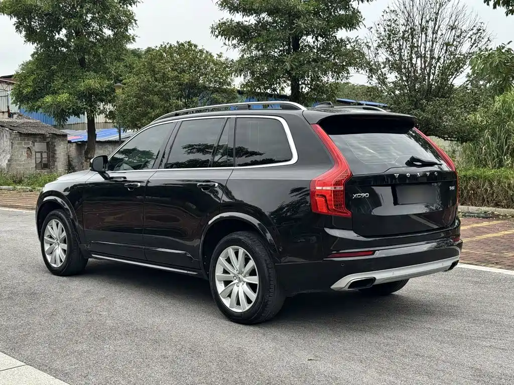 Volvo XC90 — миниатюра 6