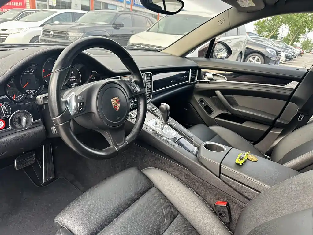 Porsche Panamera 2014 Panamera 4 3.0T
