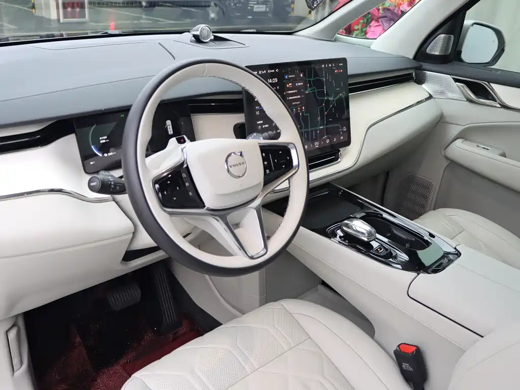Volvo EM90 — миниатюра 6