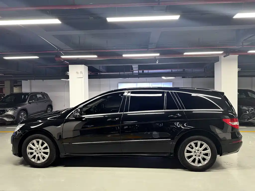 Mercedes-Benz R 2017 R 320 4MATIC