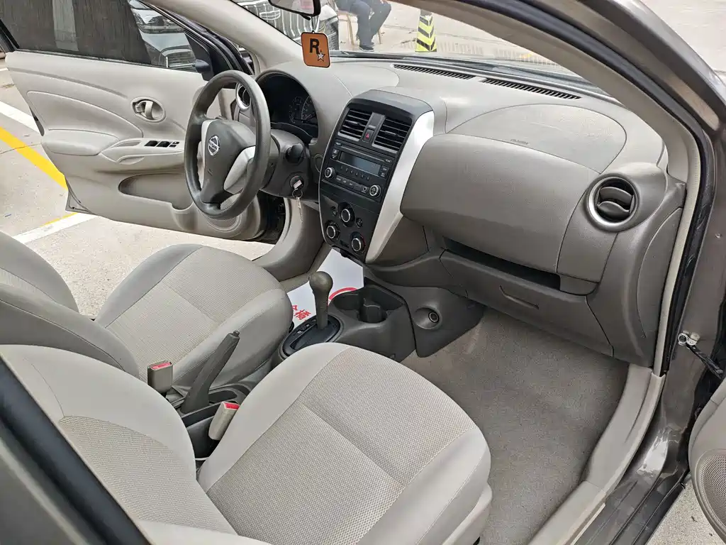 Nissan Sunny — миниатюра 8