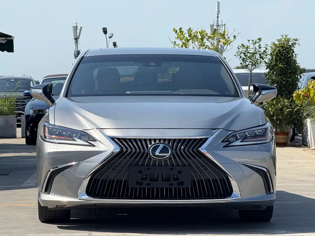 Lexus ES — миниатюра 2