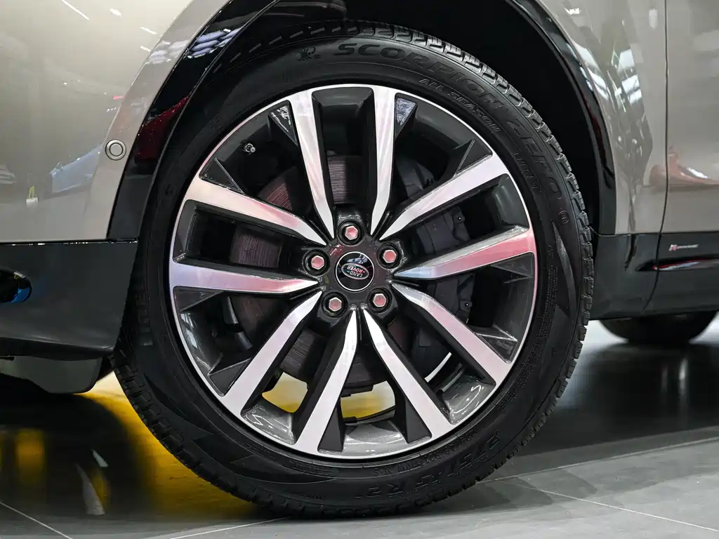Land Rover Discovery - фото 18