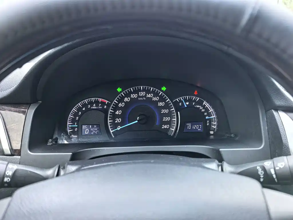 Toyota Camry — миниатюра 7