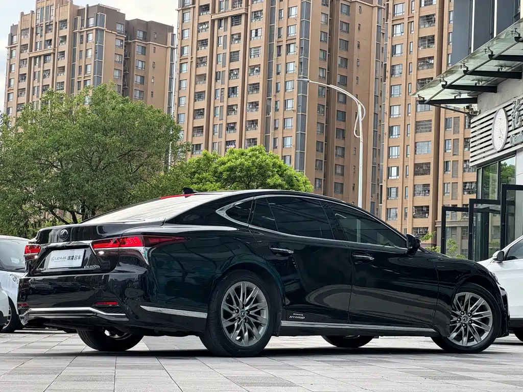 Lexus LS 2020 500h Luxury VI