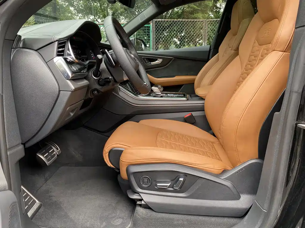 Audi RS Q8 — миниатюра 5