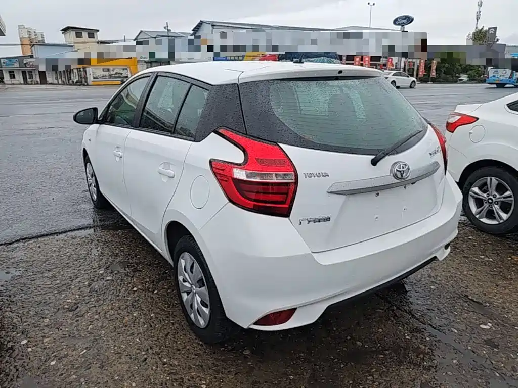 Toyota Yaris L — миниатюра 5