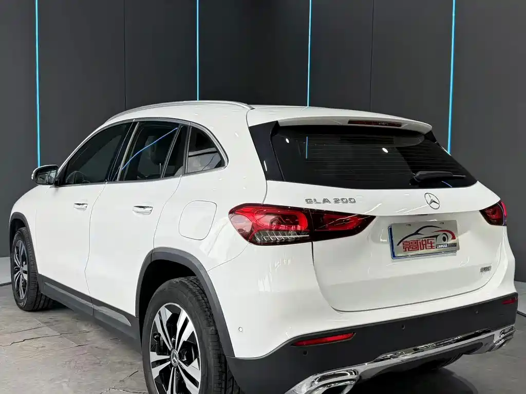 Mercedes-Benz GLA — миниатюра 8