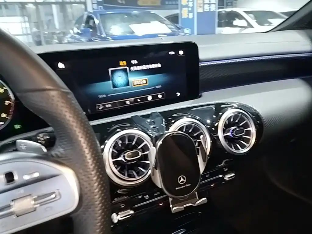 Mercedes-Benz A-Class — миниатюра 13