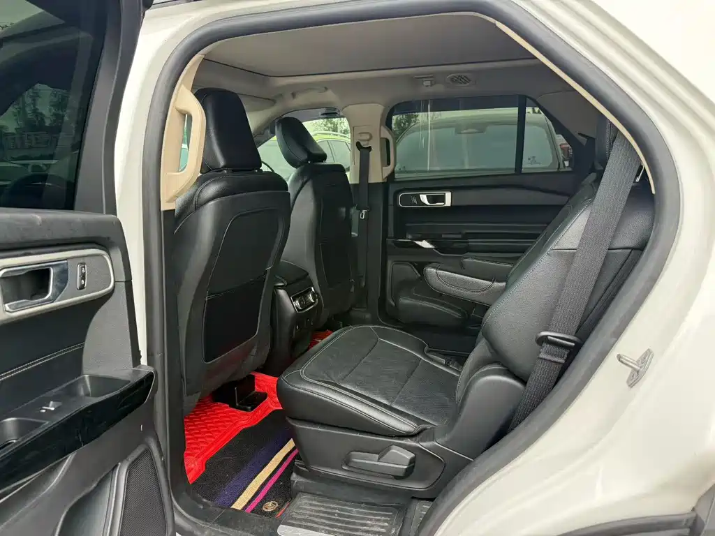 Ford Explorer — миниатюра 4