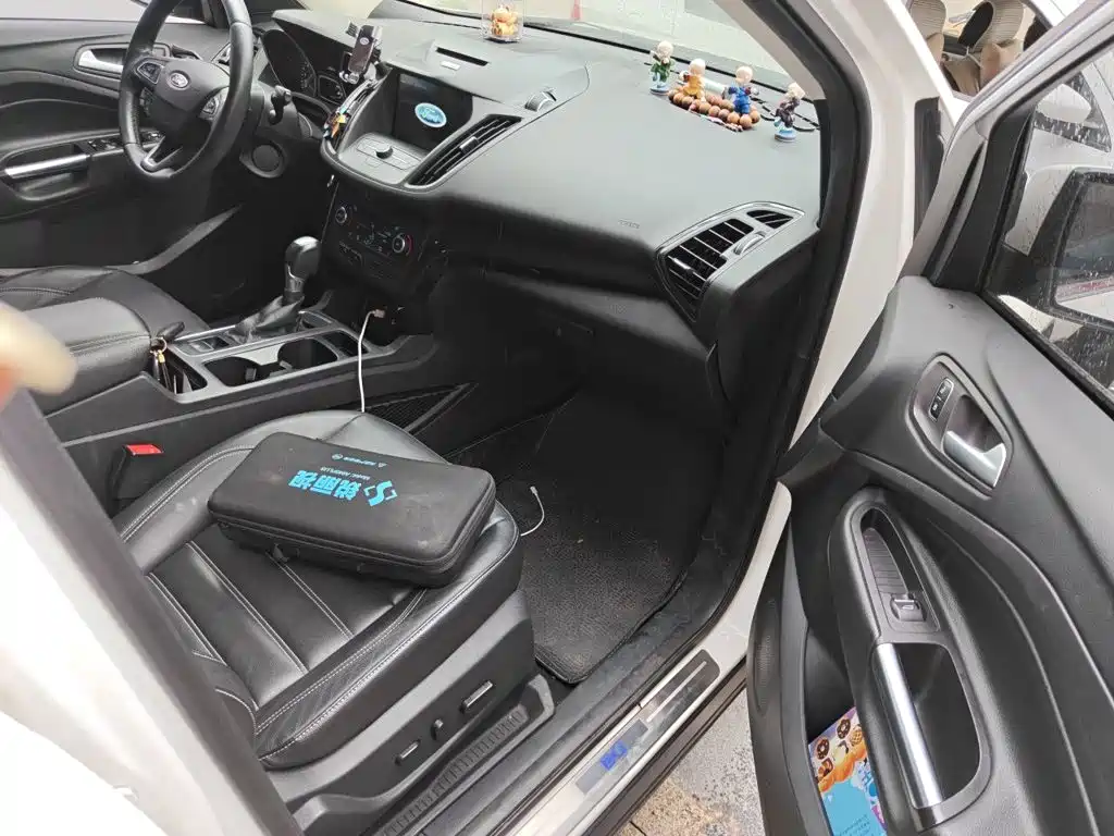 Ford Kuga — миниатюра 19