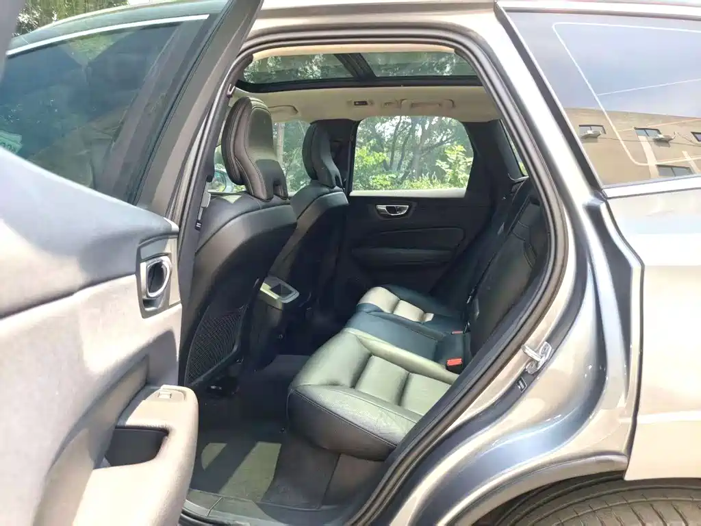 Volvo XC60 — миниатюра 9