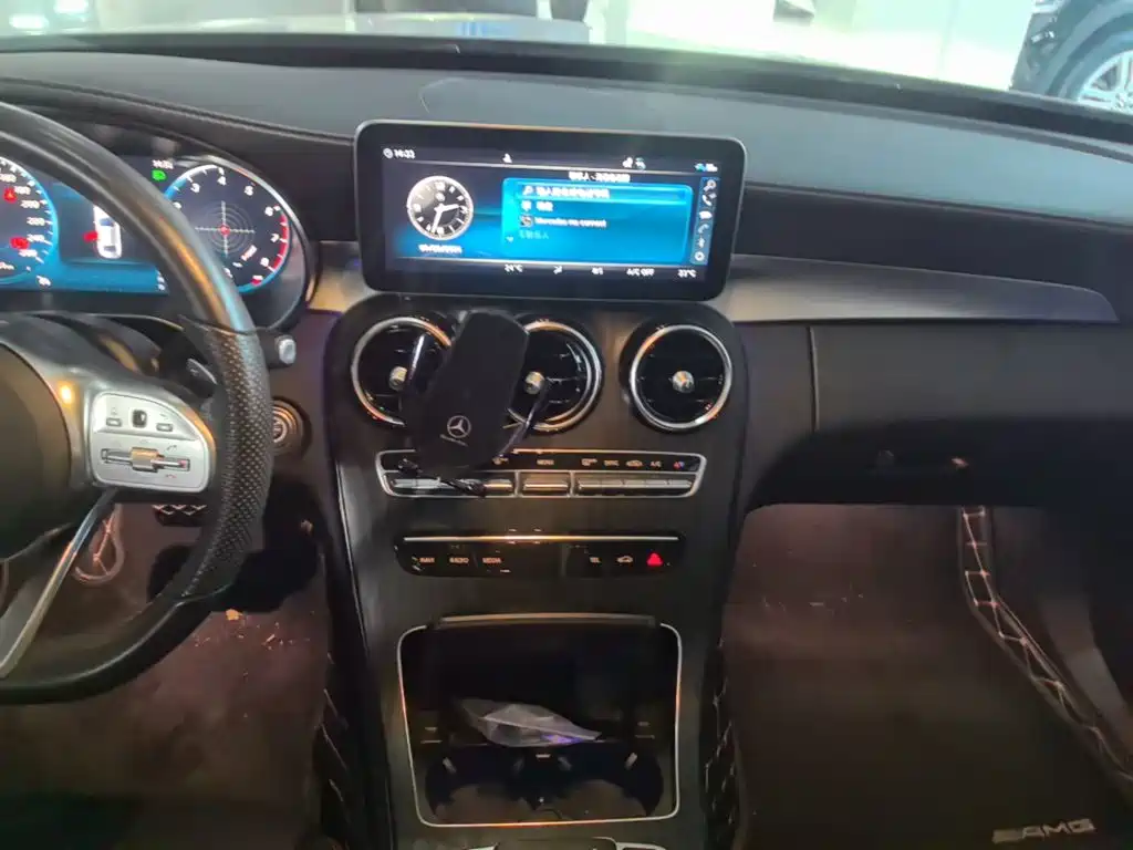 Mercedes-Benz C-Class — миниатюра 13