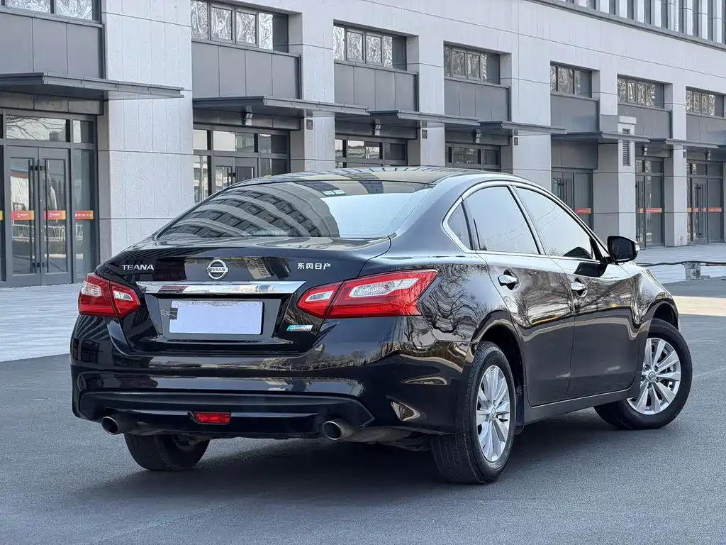 NISSAN TEANA