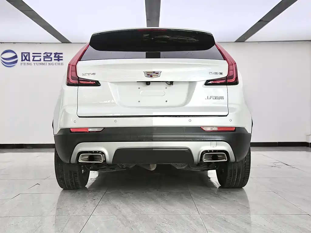 CADILLAC XT4