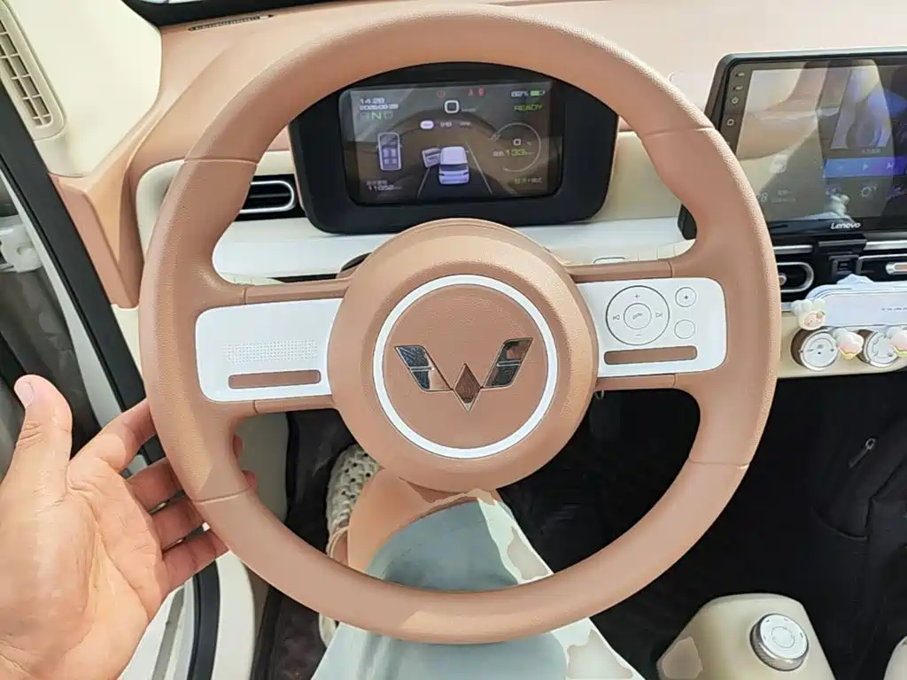 Wuling MINIEV — миниатюра 11