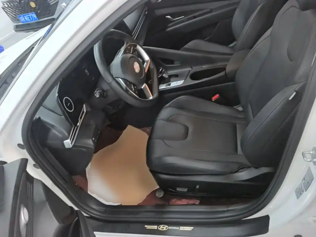 Hyundai Elantra — миниатюра 15