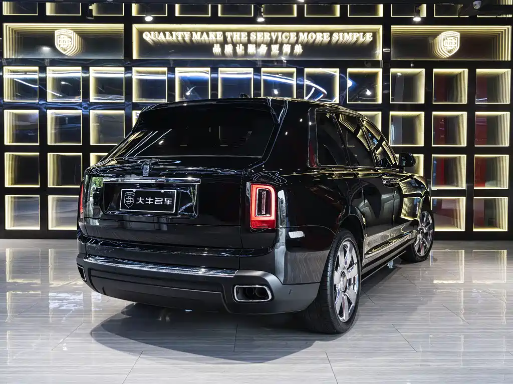Rolls-Royce Cullinan 2018 мест