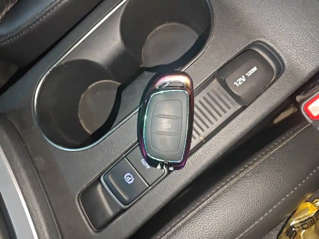 Hyundai Elantra — миниатюра 9