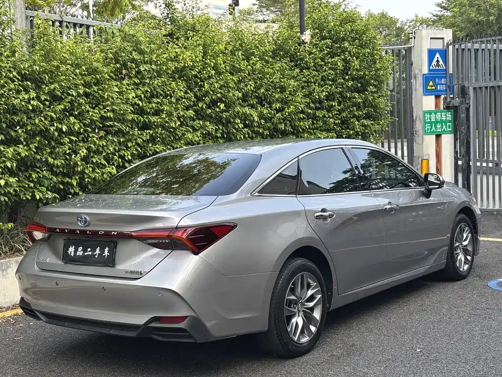 Toyota Avalon — миниатюра 9