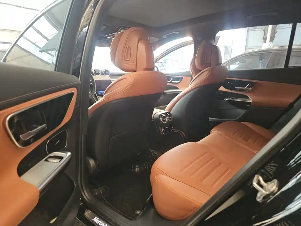 Mercedes-Benz GLC 2023 GLC 260 L 4MATIC Luxury 5 мест