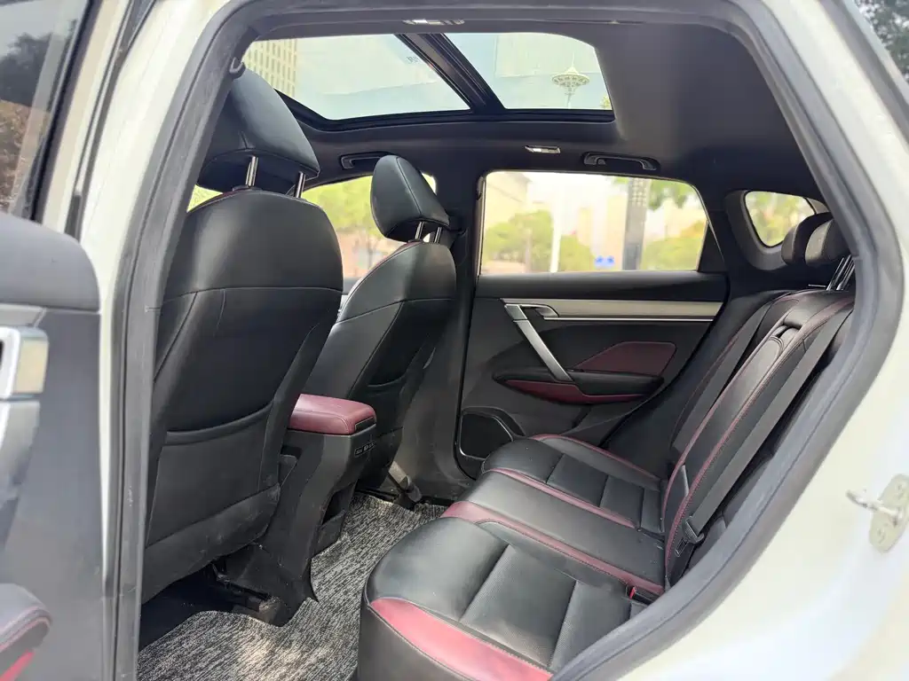 Geely Binyue — миниатюра 11