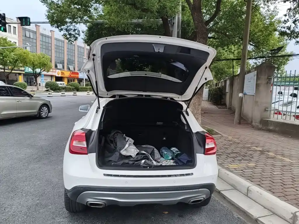 Mercedes-Benz GLA — миниатюра 19