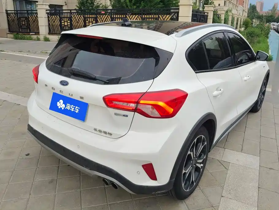 Ford Focus Active — миниатюра 3