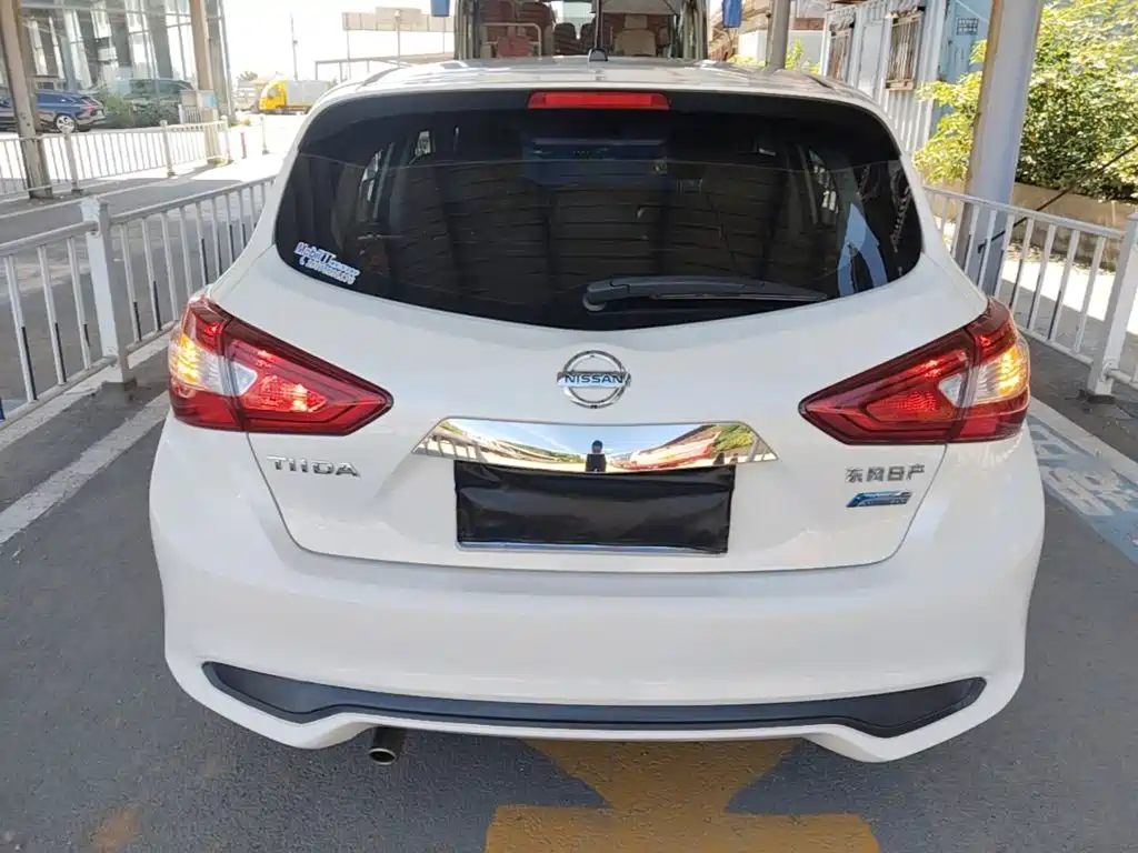 Nissan Tiida — миниатюра 6
