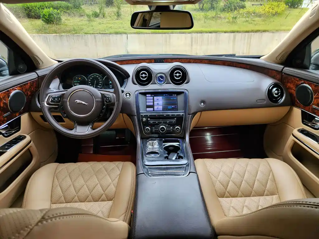 Jaguar XJ — миниатюра 13