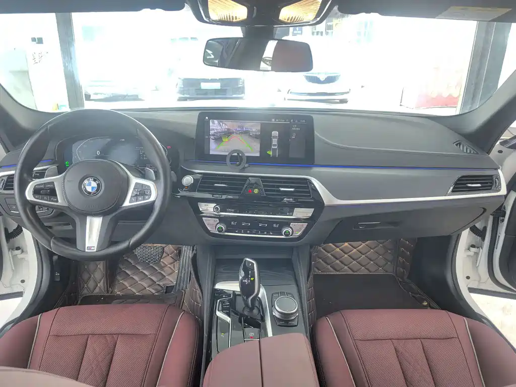 BMW 5 Series — миниатюра 21