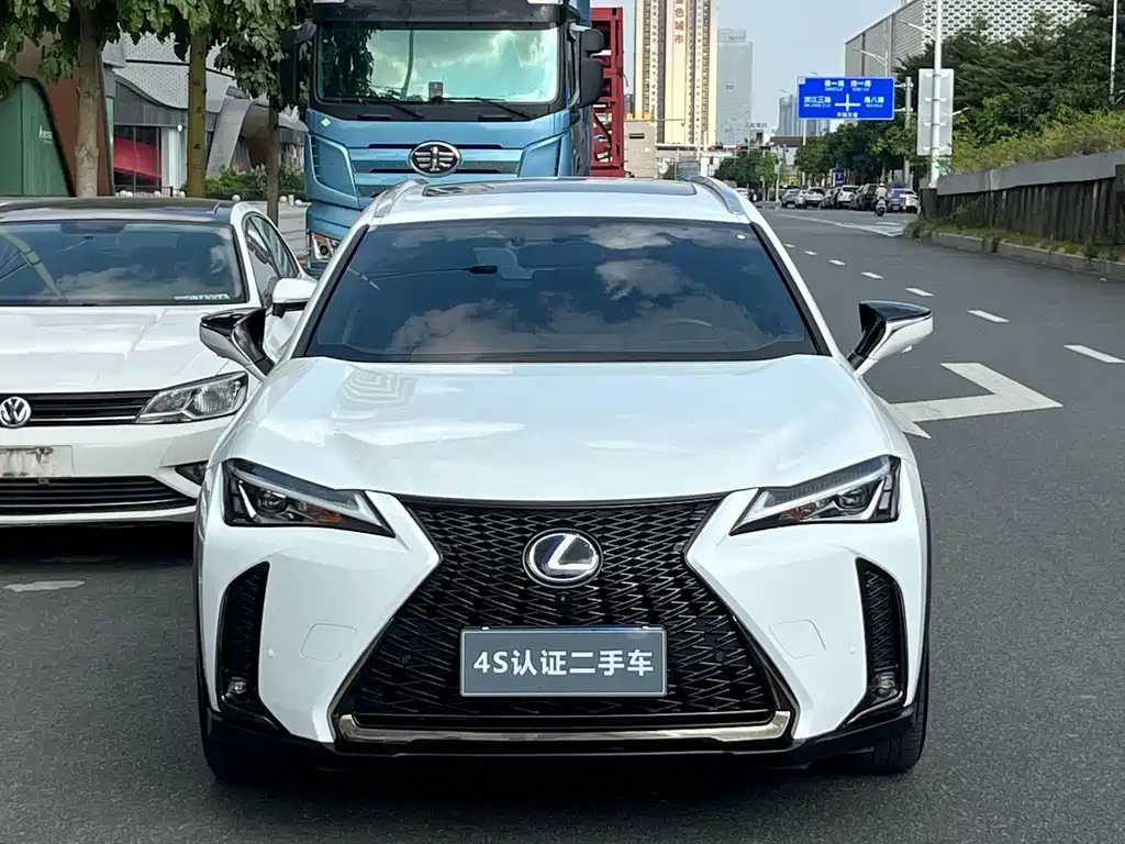 Lexus UX — фотографии объявления, Фото 4