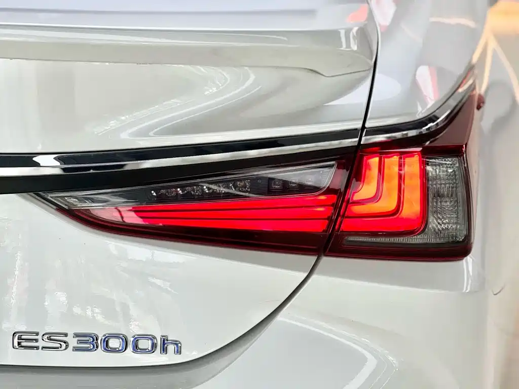 Lexus ES — миниатюра 18
