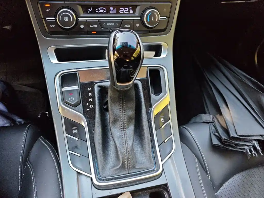 Geely Emgrand — миниатюра 15
